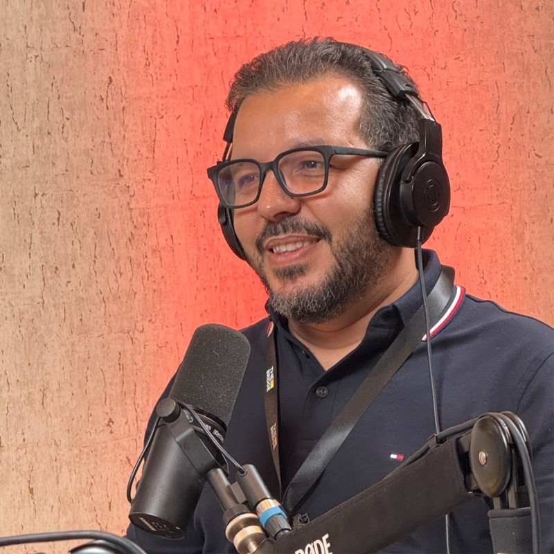 Abderrahim Khalid, fondateur de Media Buying Academy, au micro